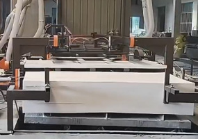 三合板自動鋸邊機(jī)